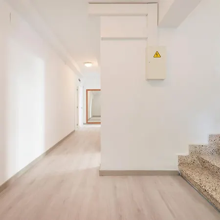 Beetroot, Jedes Verfuegt Ueber Smart Tv , Eigenes Bad Mit Regendusche Und Balkon Hotel