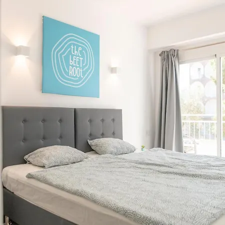 Beetroot, Jedes Verfuegt Ueber Smart Tv , Eigenes Bad Mit Regendusche Und Balkon Hotel *